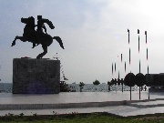 Spomenik s konjanikom